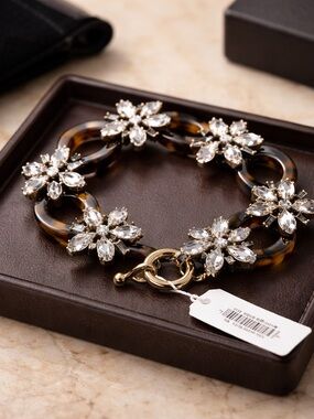 ANN TAYLOR Statement Chain Link Bracelet Cubic Zirconia Circle Chic NWT $49.50